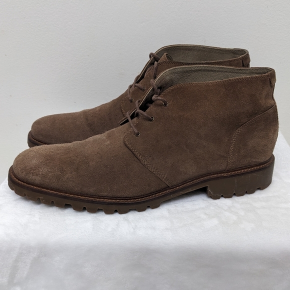 Banana Republic Fine Italian Leather Suede Tan Chukka Style Boots Vibram Soles main image 12